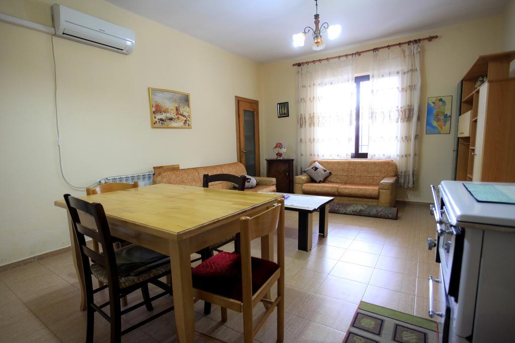 The Wanderers Hostel Shkoder Room photo